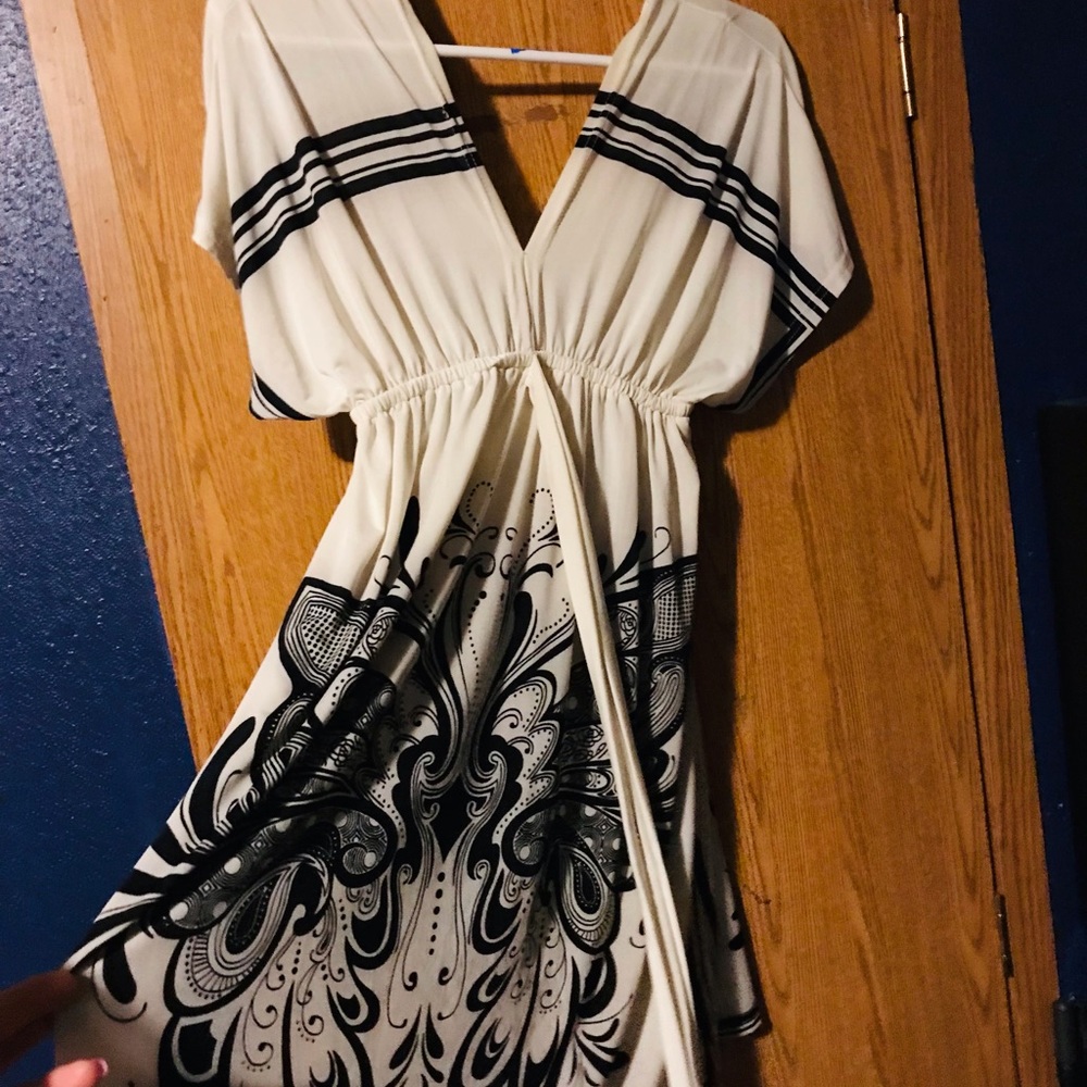 Cute dress by Sunkissed .